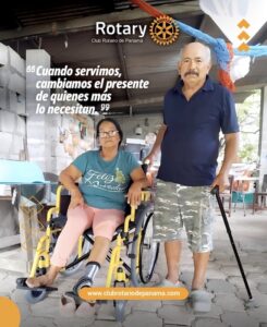 Entrega de sillas Club Rotario de Panama